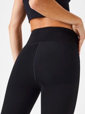 SPANXshape® Booty Boost®
7/8 Leggings. NWT BLACK XL